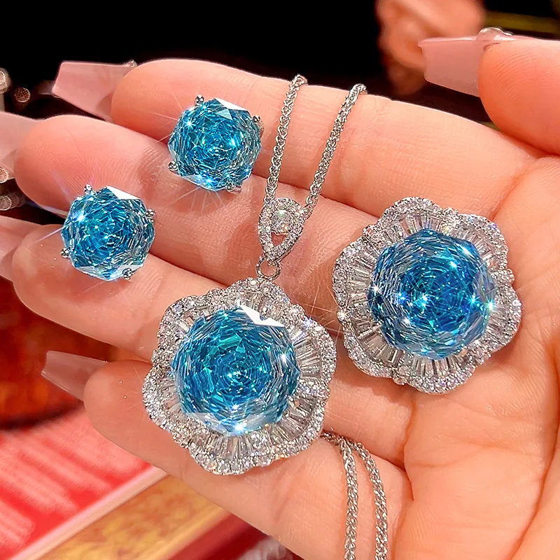 Earrings - Moda Kadın Takıları, Kamelya Çiçeği Küpeleri,